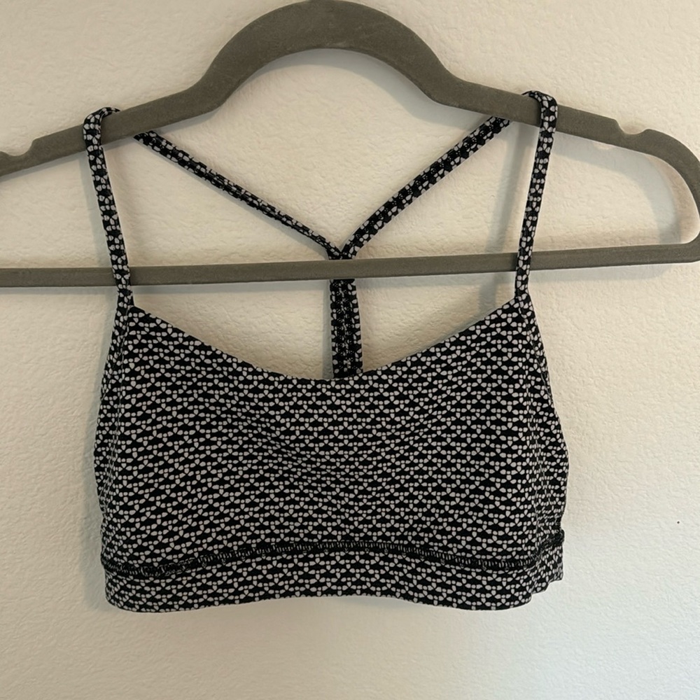 Black and white pattern lululemon sports bra